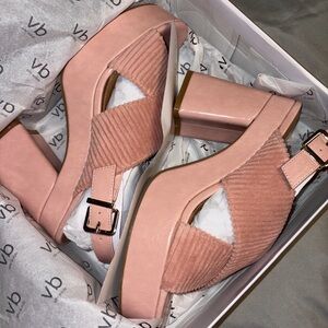 Dolce Vita Black and White Shoe Box